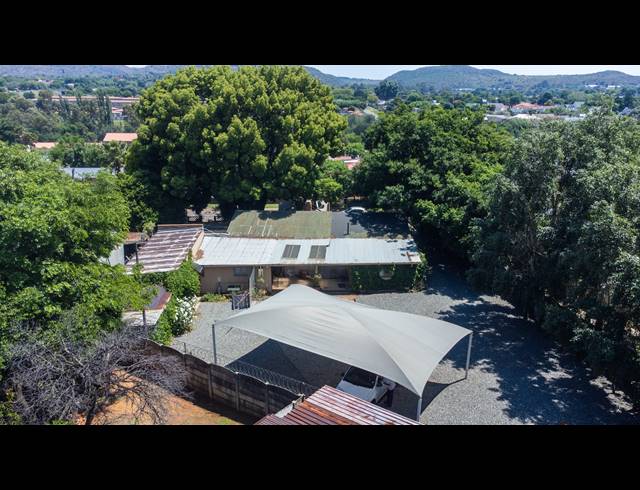 6 BEDROOM FREEHOLD FOR SALE IN HEIDELBERG CENTRAL